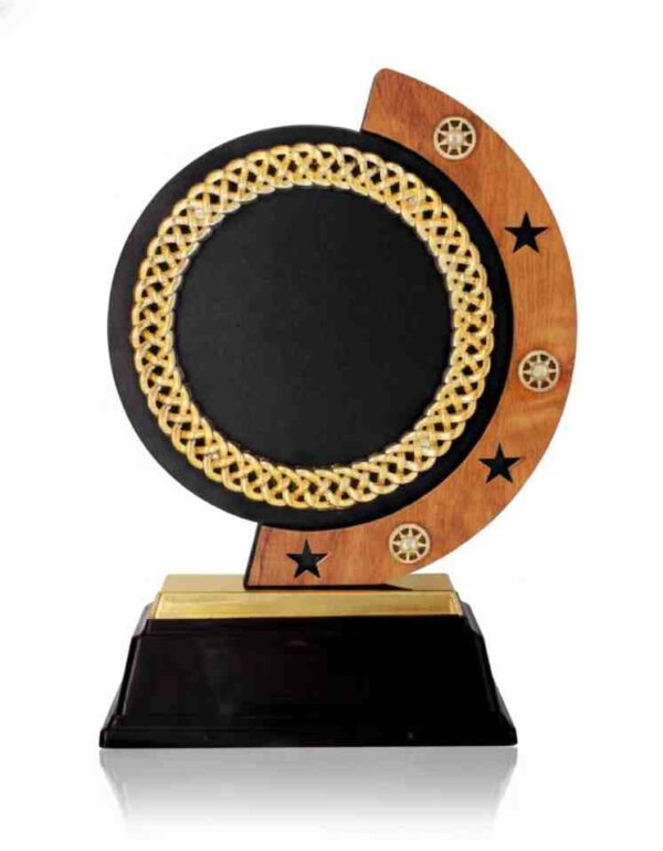 Wooden Memento under 480